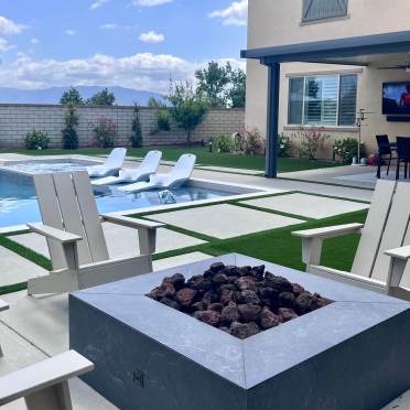 Square Modern Style Fire Pit