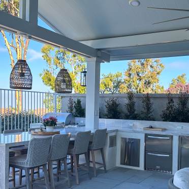 Outdoor Kitchen with Built in Storage