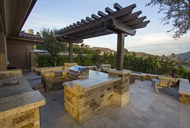 Outdoor Kitchens & BBQs